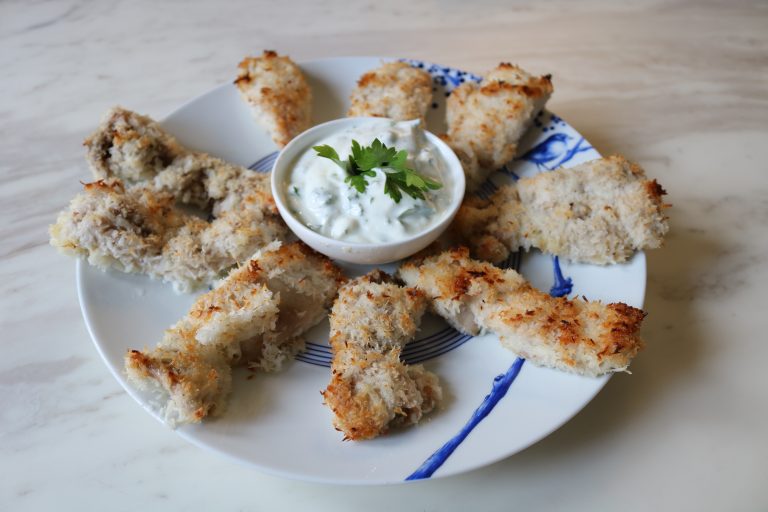 Keto Chicken Fingers with Yoghurt Garlic Dip